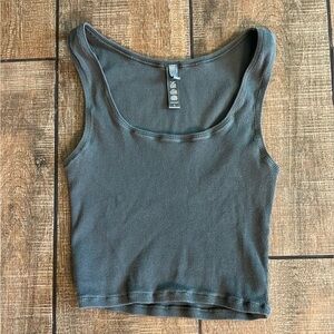 Skims. Crop tank